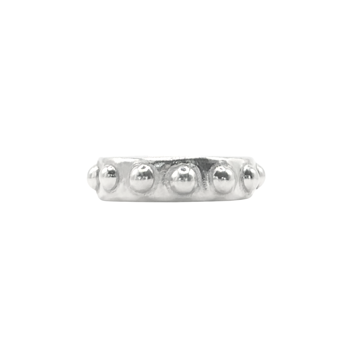 studded ring