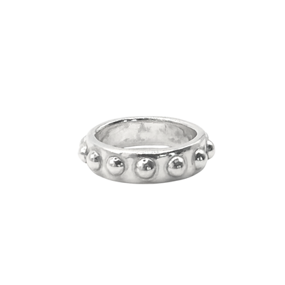 studded ring