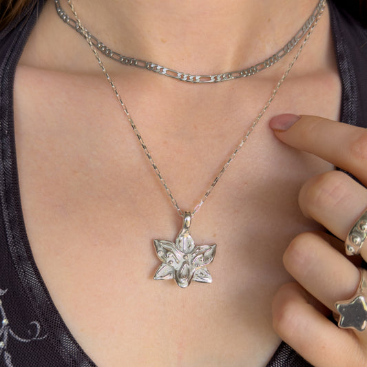 flora necklace