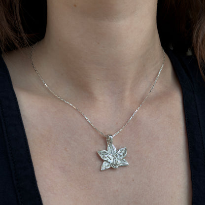 flora necklace